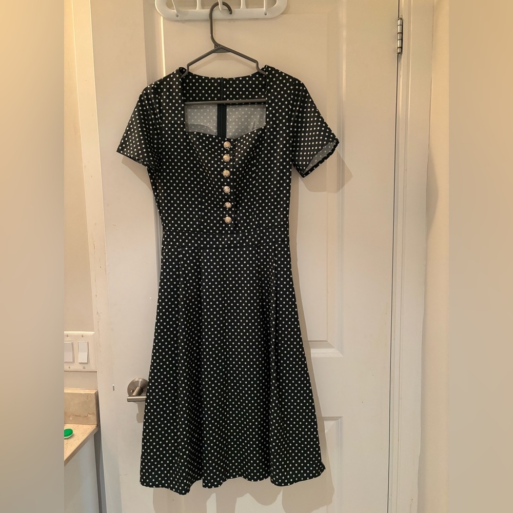 Vintage-style dress with square neckline